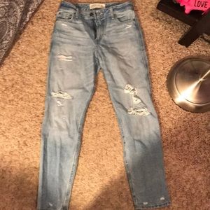 Abercrombie and Fitch - Girlfriend Jean High Rise